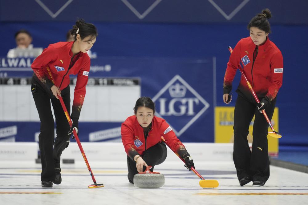 库里复出，勇士逆袭击败鹈鹕，前六战争仍未结束.